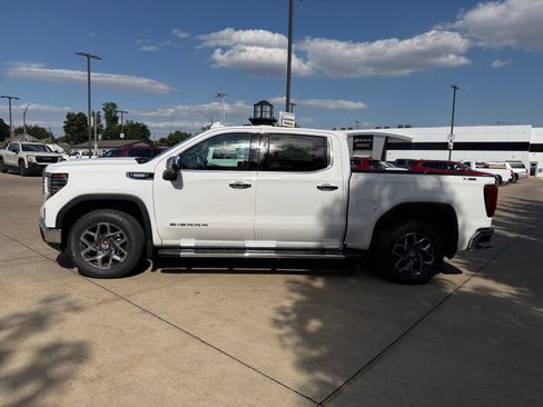 New 2026 GMC Sierra 1500 SLT w/ SLT Premium Plus Package AWD/4WD image 8