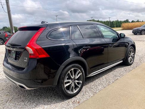 Used 2017 Volvo V60 T5 Cross Country w/ Convenience Package AWD/4WD image 6