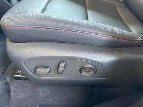 Used 2025 Chevrolet Traverse Z71 AWD/4WD image 14