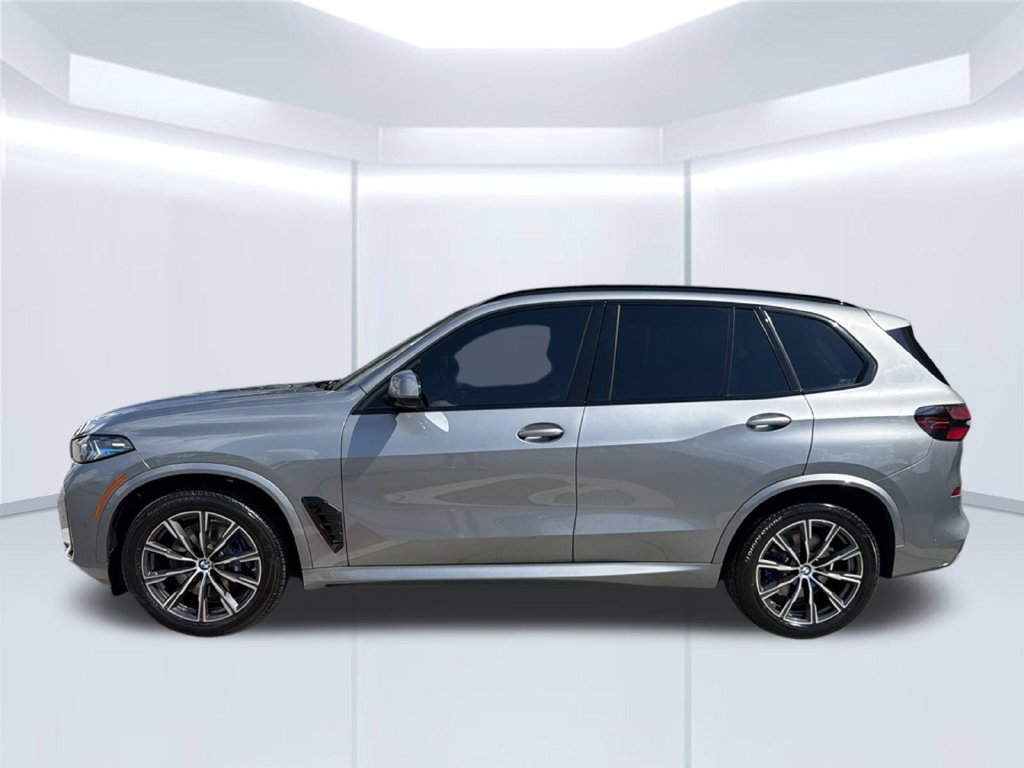 Used 2024 BMW X5 xDrive40i w/ M Sport Package AWD/4WD image 3