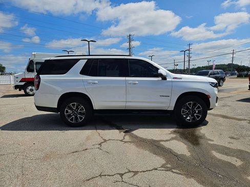 Used 2023 Chevrolet Tahoe Z71 w/ Luxury Package AWD/4WD image 7