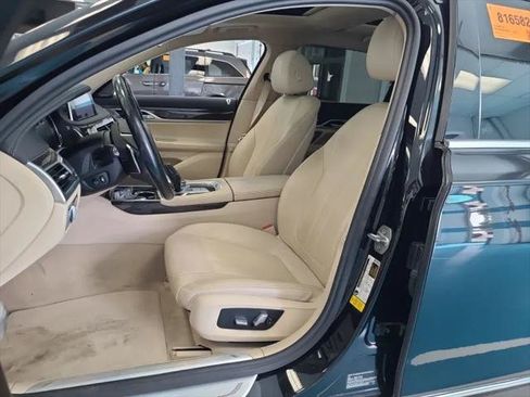 Used 2017 BMW 740i RWD image 16
