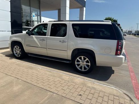 Used 2014 GMC Yukon XL Denali AWD/4WD image 7