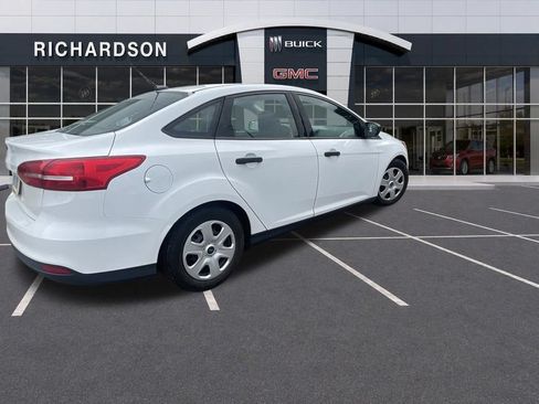 Used 2015 Ford Focus S FWD image 9