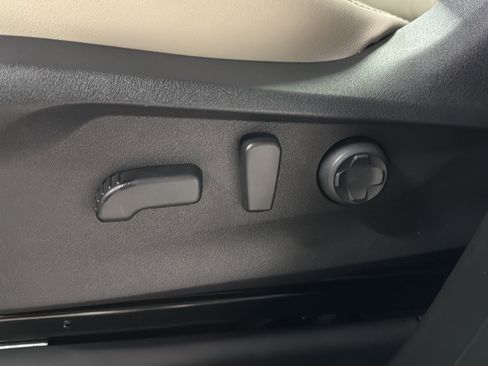 New 2026 Subaru Ascent Limited image 18