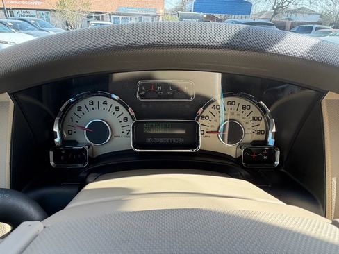 Used 2012 Ford Expedition XLT image 12