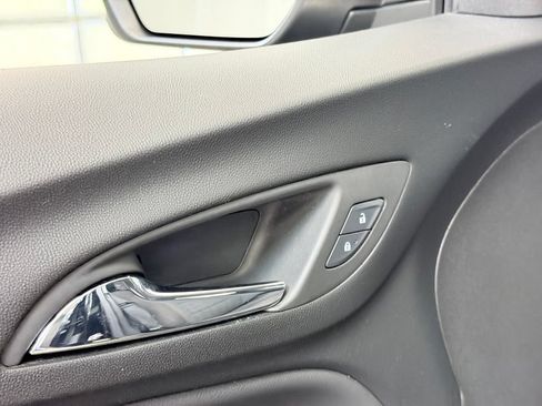 Used 2024 Chevrolet Equinox LT AWD/4WD image 9