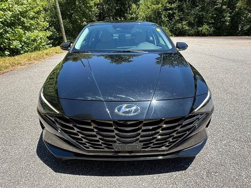 Used 2023 Hyundai Elantra Limited FWD image 3