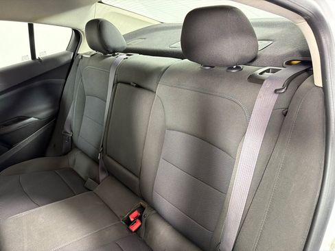 Used 2016 Chevrolet Cruze LT FWD image 19
