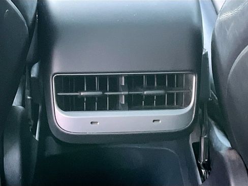 Used 2021 Tesla Model Y 2WD image 25
