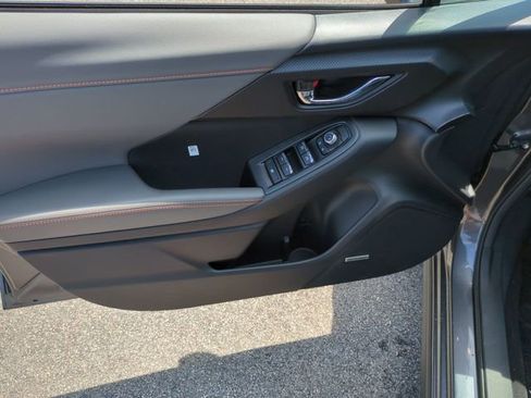 New 2025 Subaru Crosstrek 2.5i Limited w/ Popular Package #3A image 12