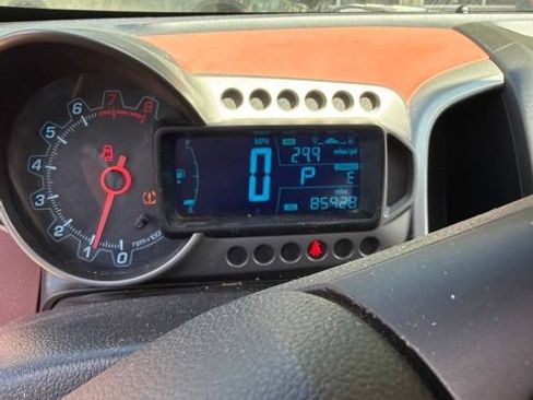 Used 2014 Chevrolet Sonic LT FWD image 3
