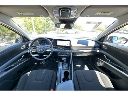 Used 2024 Hyundai Elantra SEL FWD image 15