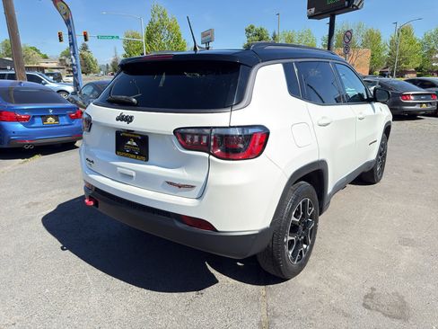 Used 2020 Jeep Compass Trailhawk AWD/4WD image 7