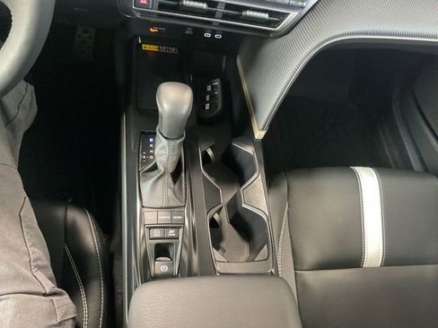Used 2025 Toyota Camry SE w/ Convenience Package FWD image 15