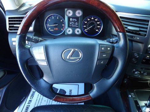 Used 2011 Lexus LX 570 Base AWD 4dr SUV image 33