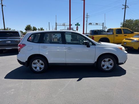 Used 2014 Subaru Forester 2.5i AWD/4WD image 6