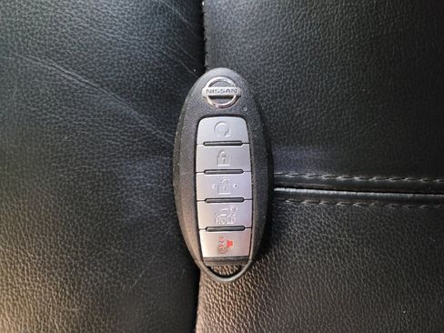 Used 2020 Nissan Pathfinder SL FWD image 32