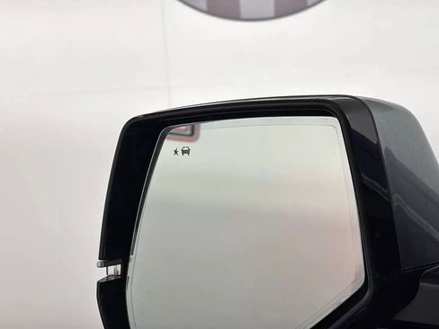 Used 2020 Cadillac Escalade Premium Luxury w/ LPO, Radiant Package image 15