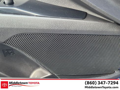 Used 2025 Toyota Camry SE FWD image 13