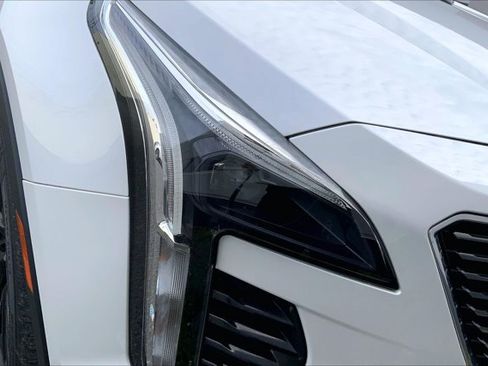Used 2023 Cadillac XT4 Luxury w/ Cold Weather Package AWD/4WD image 27