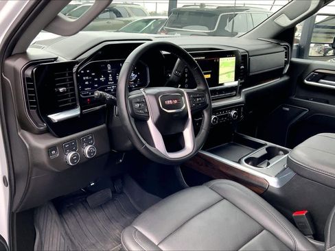 Used 2025 GMC Sierra 2500 SLT w/ SLT Premium Package image 16