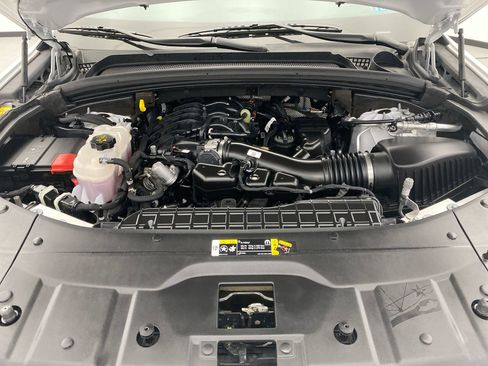 Used 2021 Jeep Grand Cherokee L Laredo w/ Luxury Tech Group I AWD/4WD image 24