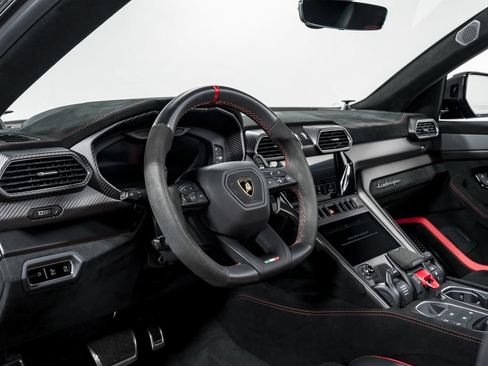 Used 2024 Lamborghini Urus Performante AWD/4WD image 13