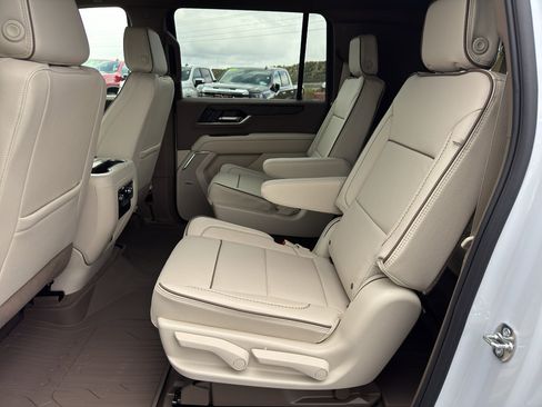 New 2026 GMC Yukon XL Denali image 18