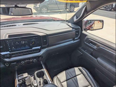 Used 2023 Chevrolet Silverado 1500 High Country w/ High Country Premium Package AWD/4WD image 27