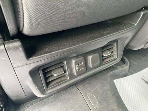 Used 2022 Chevrolet Silverado 1500 LT image 20