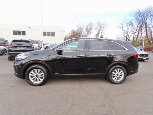 Used 2019 Kia Sorento LX image 3