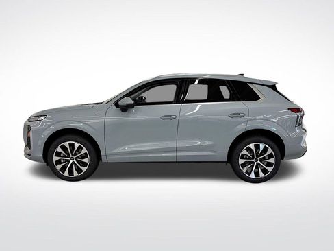 New 2026 Audi Q3 quattro 2.0T AWD/4WD image 2