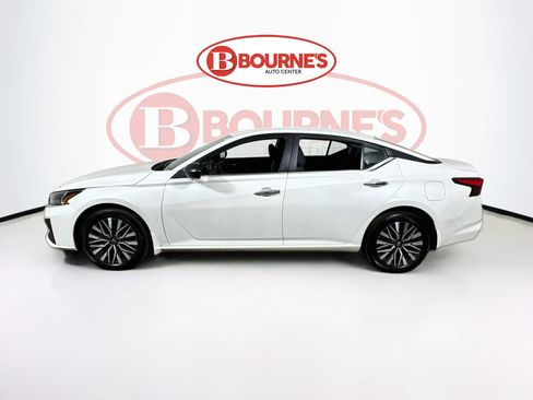 Used 2024 Nissan Altima 2.5 SV AWD/4WD image 6