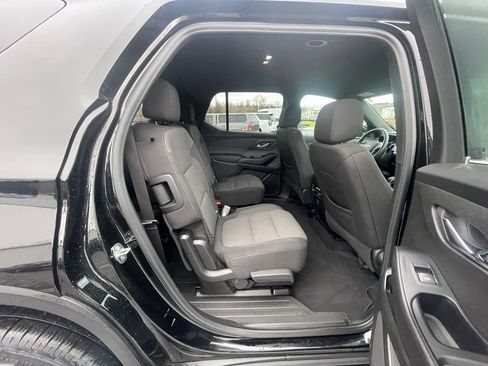 Used 2023 Chevrolet Traverse LT image 25
