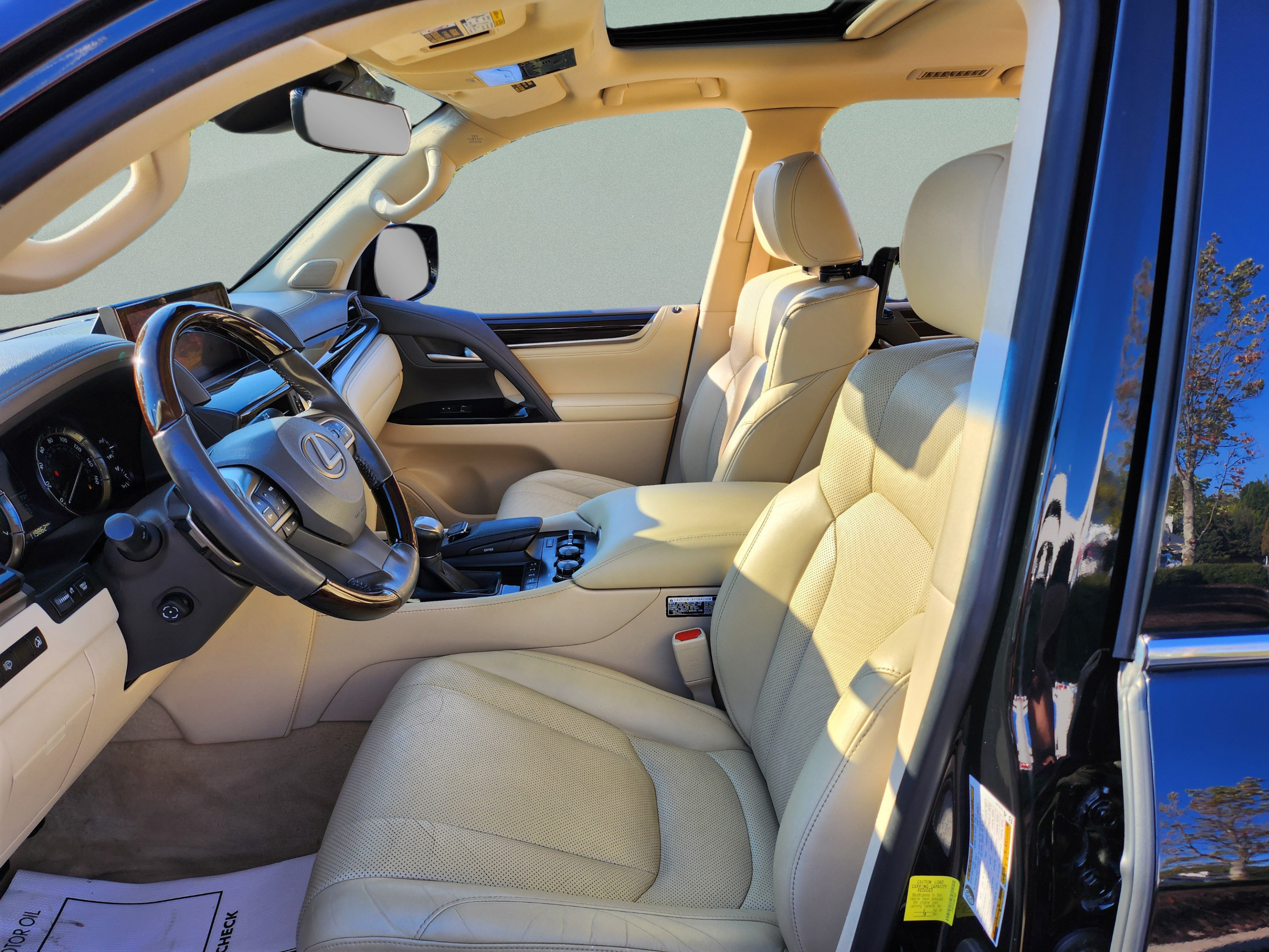 Used 2018 Lexus LX 570 4WD image 12