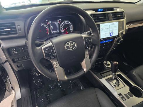 Used 2022 Toyota 4Runner Limited AWD/4WD image 2