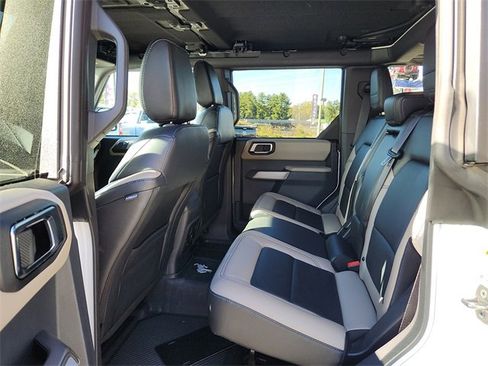 Used 2023 Ford Bronco Wildtrak image 10