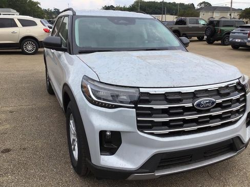 New 2025 Ford Explorer Active w/ Active Comfort Package image 9