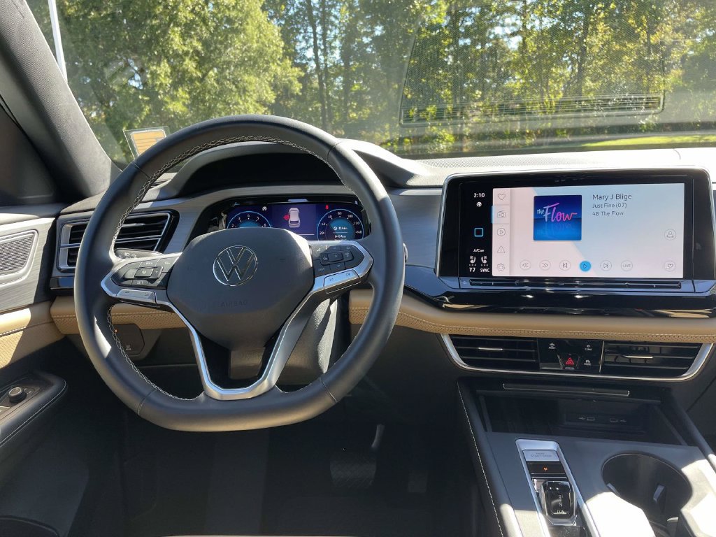 Certified 2026 Volkswagen Atlas Cross Sport SE FWD image 9
