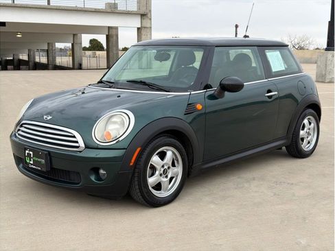 Used 2010 MINI Cooper Hardtop image 3