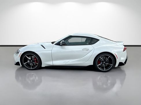 Used 2022 Toyota Supra Premium w/ Driver Assist Package RWD image 6