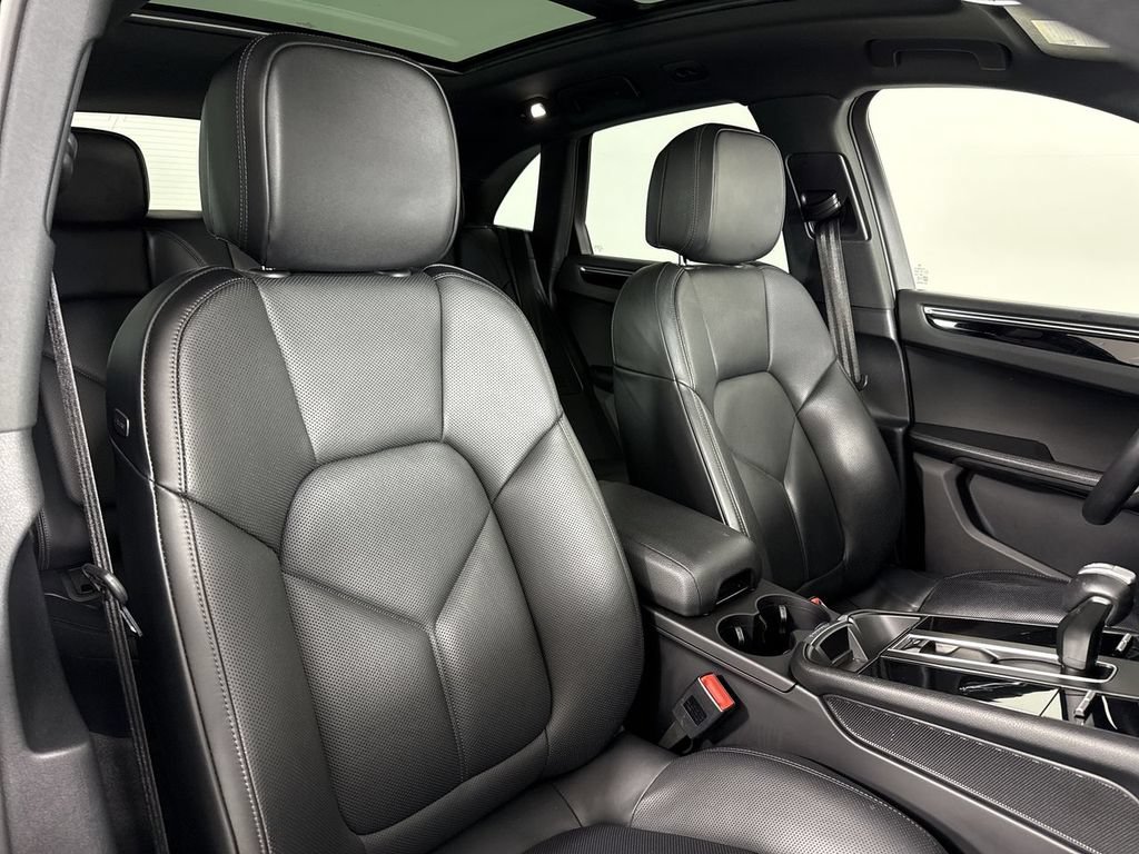 Certified 2024 Porsche Macan S w/ Premium Plus Package AWD/4WD image 23