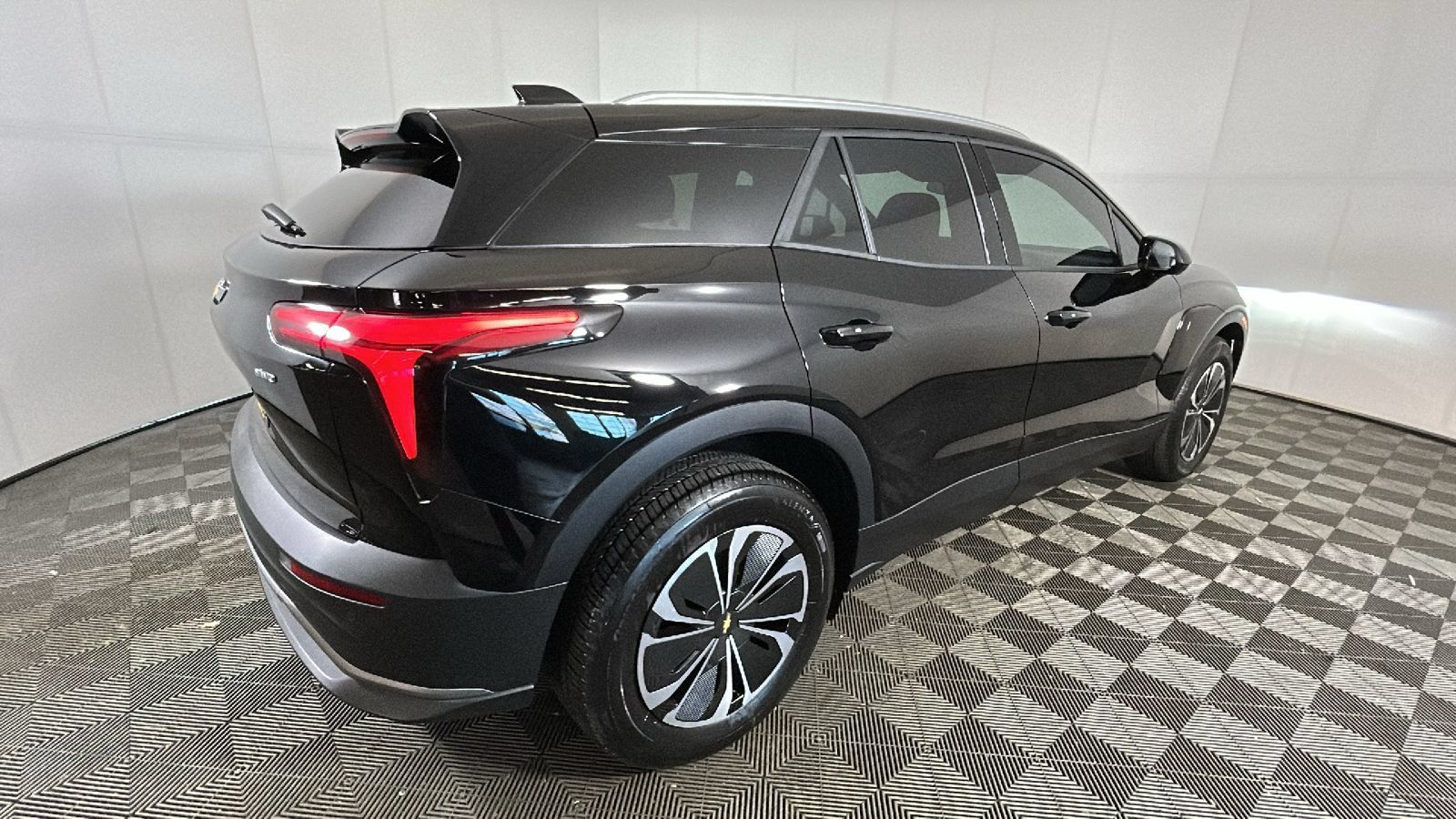 Used 2024 Chevrolet Blazer EV LT AWD/4WD image 3