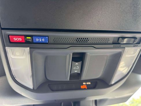 Certified 2025 Subaru Forester Premium image 26