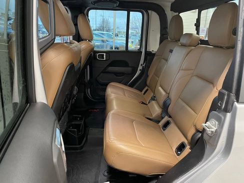 Used 2020 Jeep Gladiator Rubicon w/ Uconnect 4C Nav & Sound Group image 10