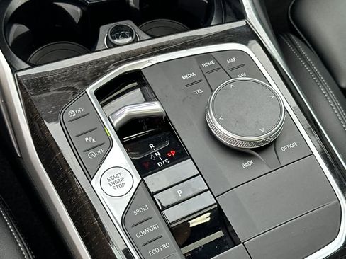 Used 2024 BMW 330i Sedan w/ Convenience Package image 21