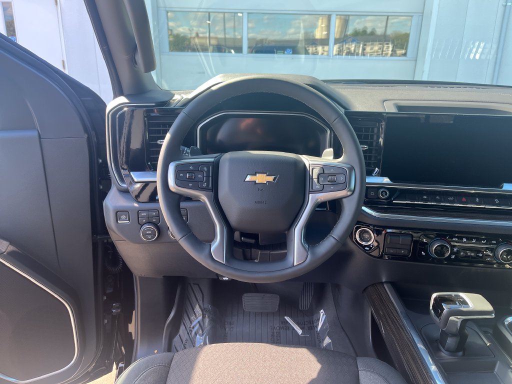 New 2026 Chevrolet Silverado 1500 LT w/ Z71 Off-Road Package AWD/4WD image 13