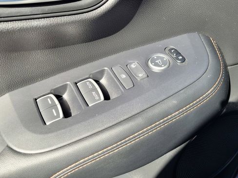 Used 2025 Honda HR-V Sport image 15