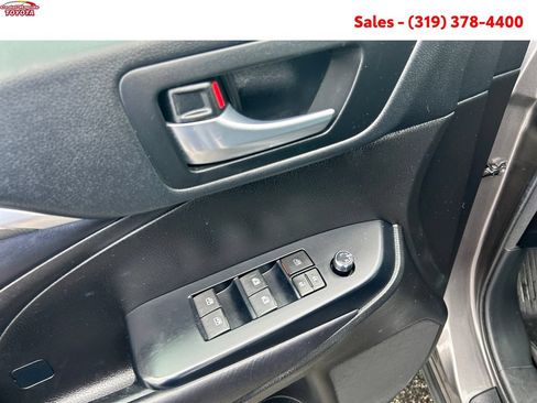 Certified 2018 Toyota Highlander SE AWD/4WD image 12